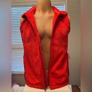 The north face women’s full zip vest size M